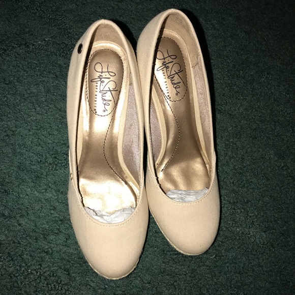 never worn - Picture 2 of 4